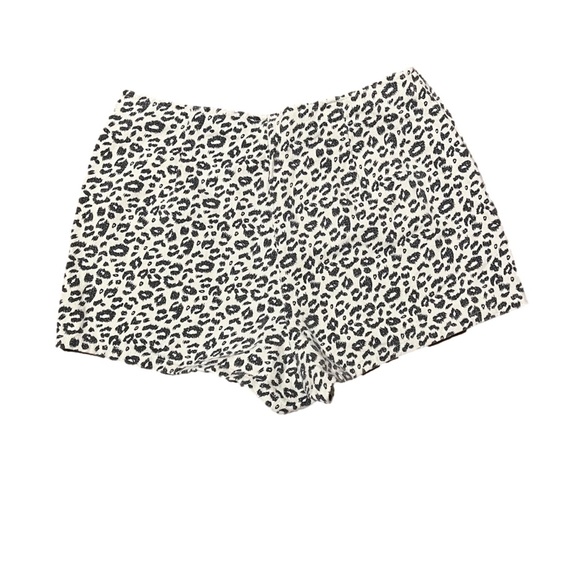 Altar’d State Size Large 100% Cotton Jean-Like Shorts Animal Print Zipper Pocket - Picture 2 of 3